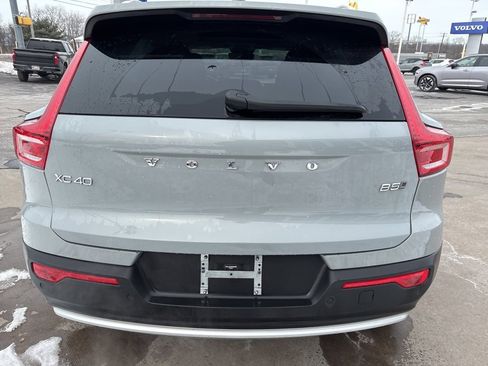 Certified 2025 Volvo XC40 B5 Core image 7