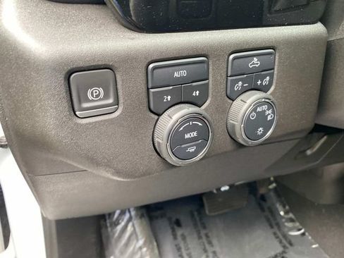 Used 2023 Chevrolet Silverado 1500 LT AWD/4WD image 17