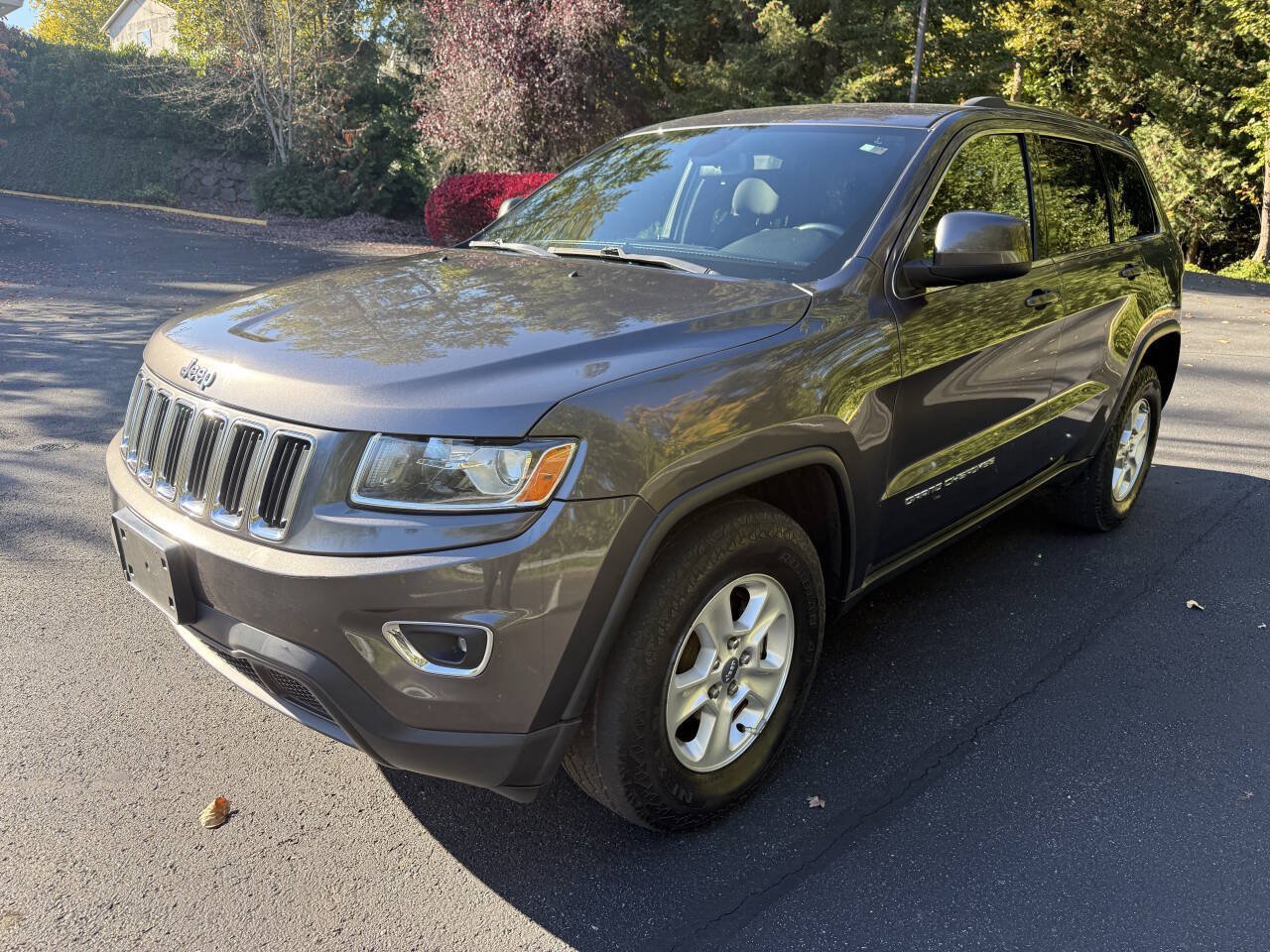 Used 2014 Jeep Grand Cherokee Laredo w/ Quick Order Package 23E AWD/4WD image 1