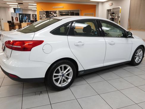 Used 2016 Ford Focus SE FWD image 11