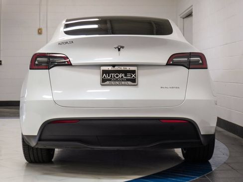 Used 2023 Tesla Model Y Long Range AWD/4WD image 28