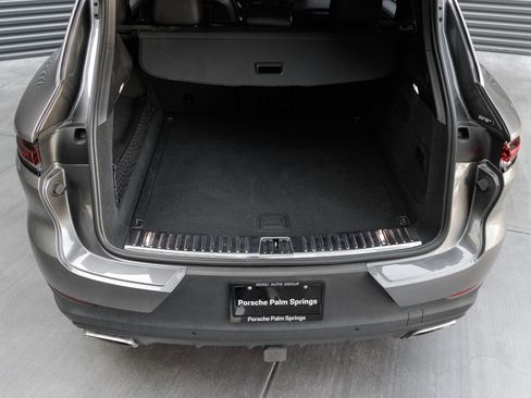 Certified 2024 Porsche Cayenne AWD/4WD image 28