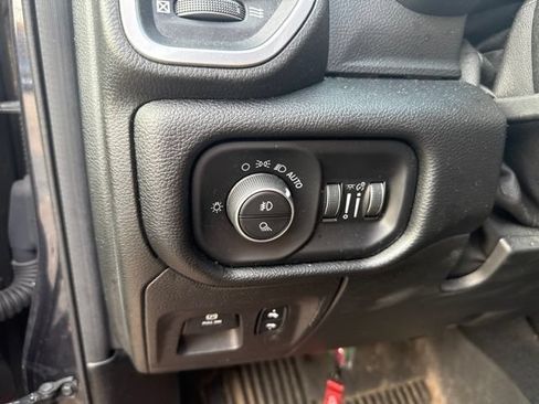 Used 2019 RAM 1500 Big Horn AWD/4WD image 14
