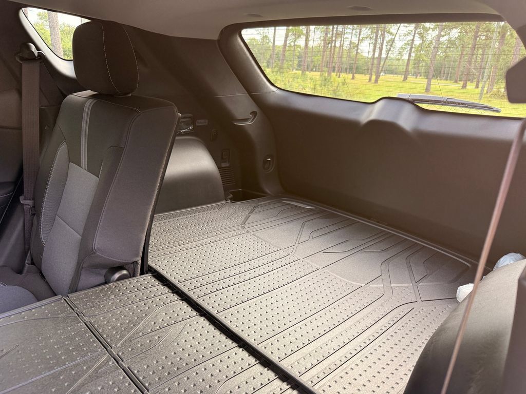 New 2026 Chevrolet Blazer LT w/ Convenience Package FWD image 30