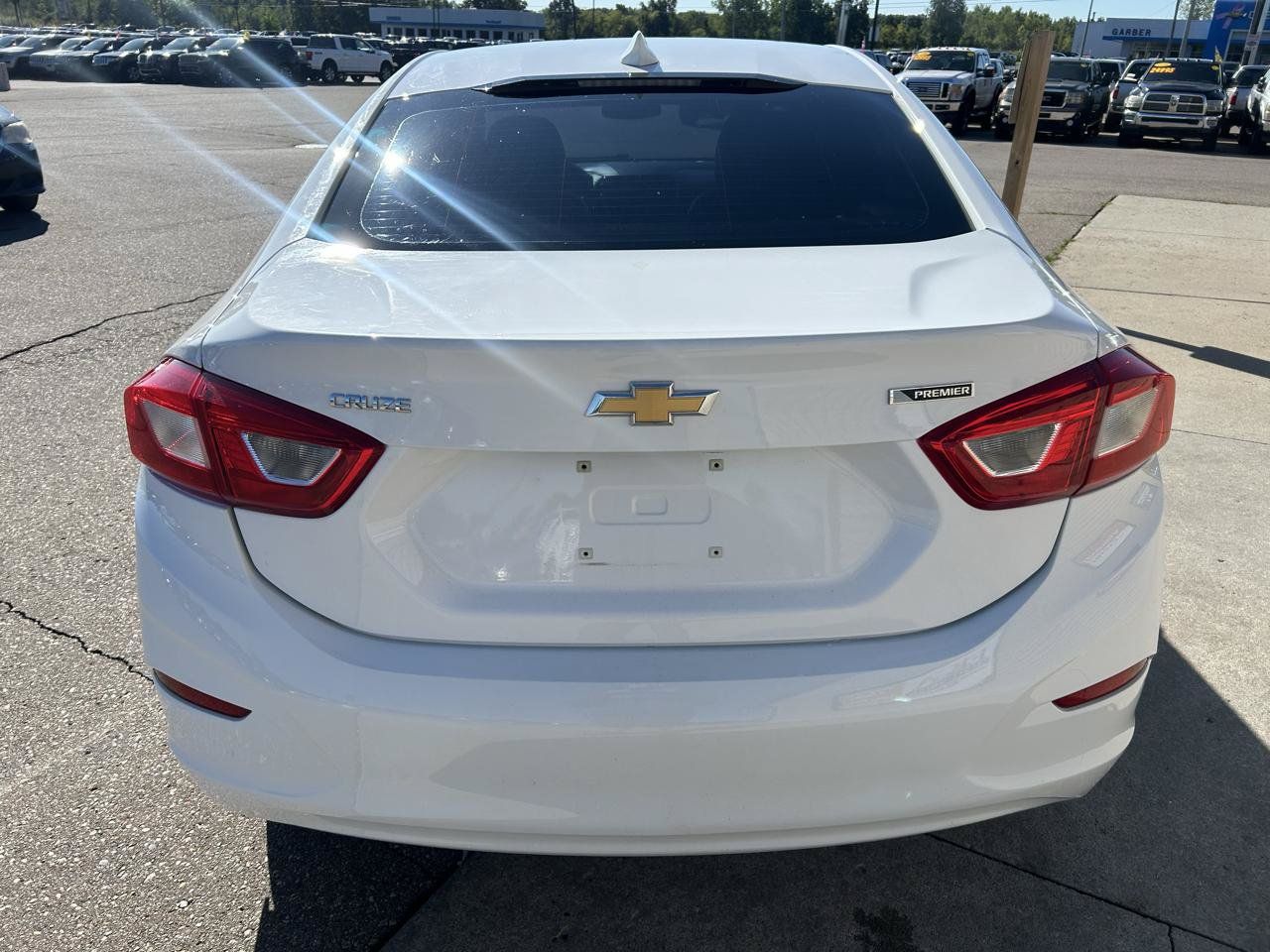 Used 2017 Chevrolet Cruze Premier FWD image 6