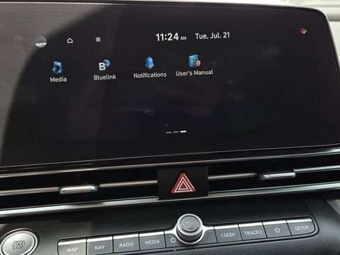 Used 2025 Hyundai Elantra SEL FWD image 13