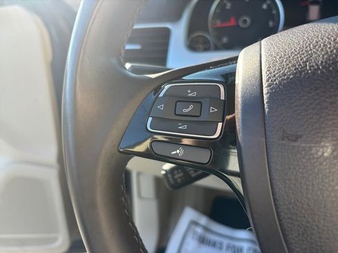 Used 2014 Volkswagen Touareg Sport image 15