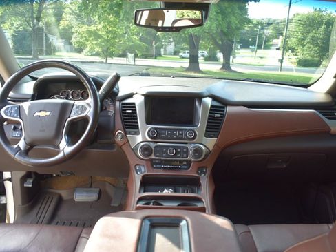 Used 2015 Chevrolet Tahoe LTZ RWD image 28