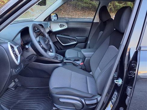 Used 2024 Kia Soul LX w/ Option Group 015 image 11