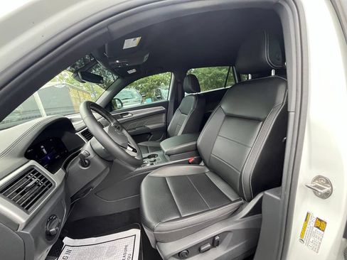 Certified 2022 Volkswagen Atlas Cross Sport SE AWD/4WD image 11