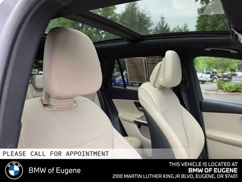 Used 2024 Mercedes-Benz GLC 300 4MATIC image 13