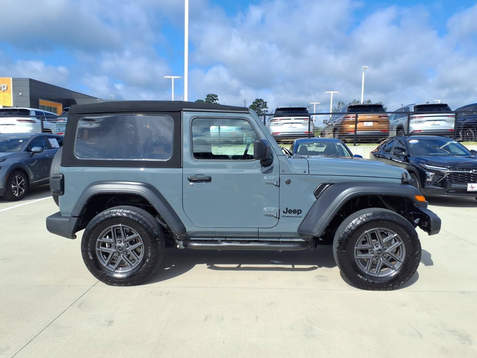 Used 2024 Jeep Wrangler Sport AWD/4WD image 5