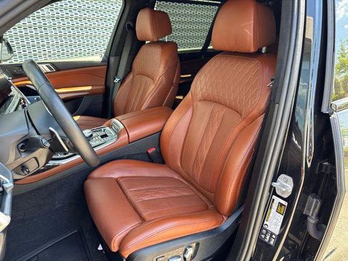 Used 2025 BMW X7 M60i AWD/4WD image 10