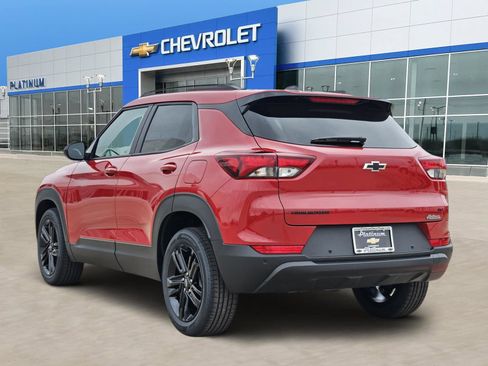 New 2026 Chevrolet TrailBlazer LT w/ Midnight Edition FWD image 4