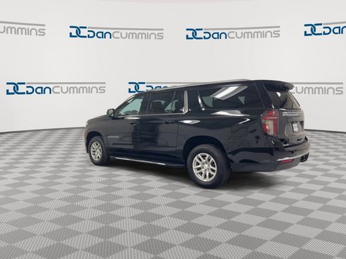 Used 2023 Chevrolet Suburban LT image 6