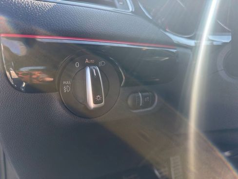 Used 2017 Volkswagen Jetta GLI image 14