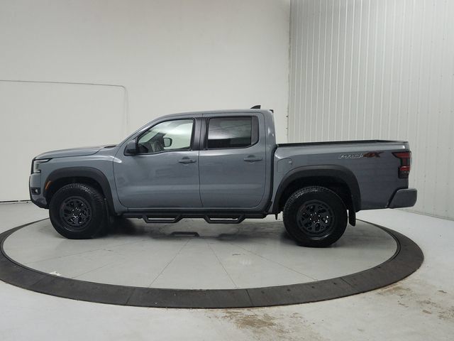 Used 2025 Nissan Frontier PRO-4X AWD/4WD image 4