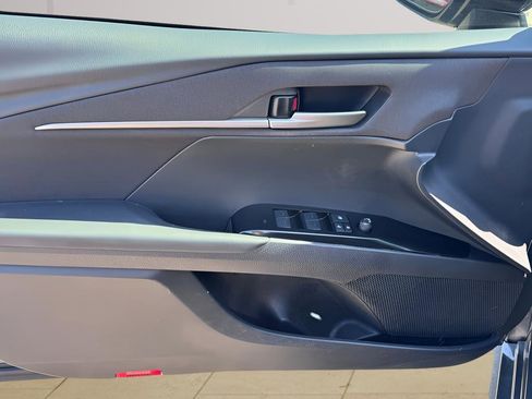 Used 2025 Toyota Camry LE image 12