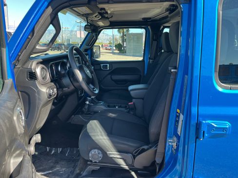 Certified 2023 Jeep Gladiator Sport w/ Trailer Tow Package image 14