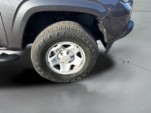 Used 2016 Toyota Tacoma SR5 w/ Towing Package RWD image 34