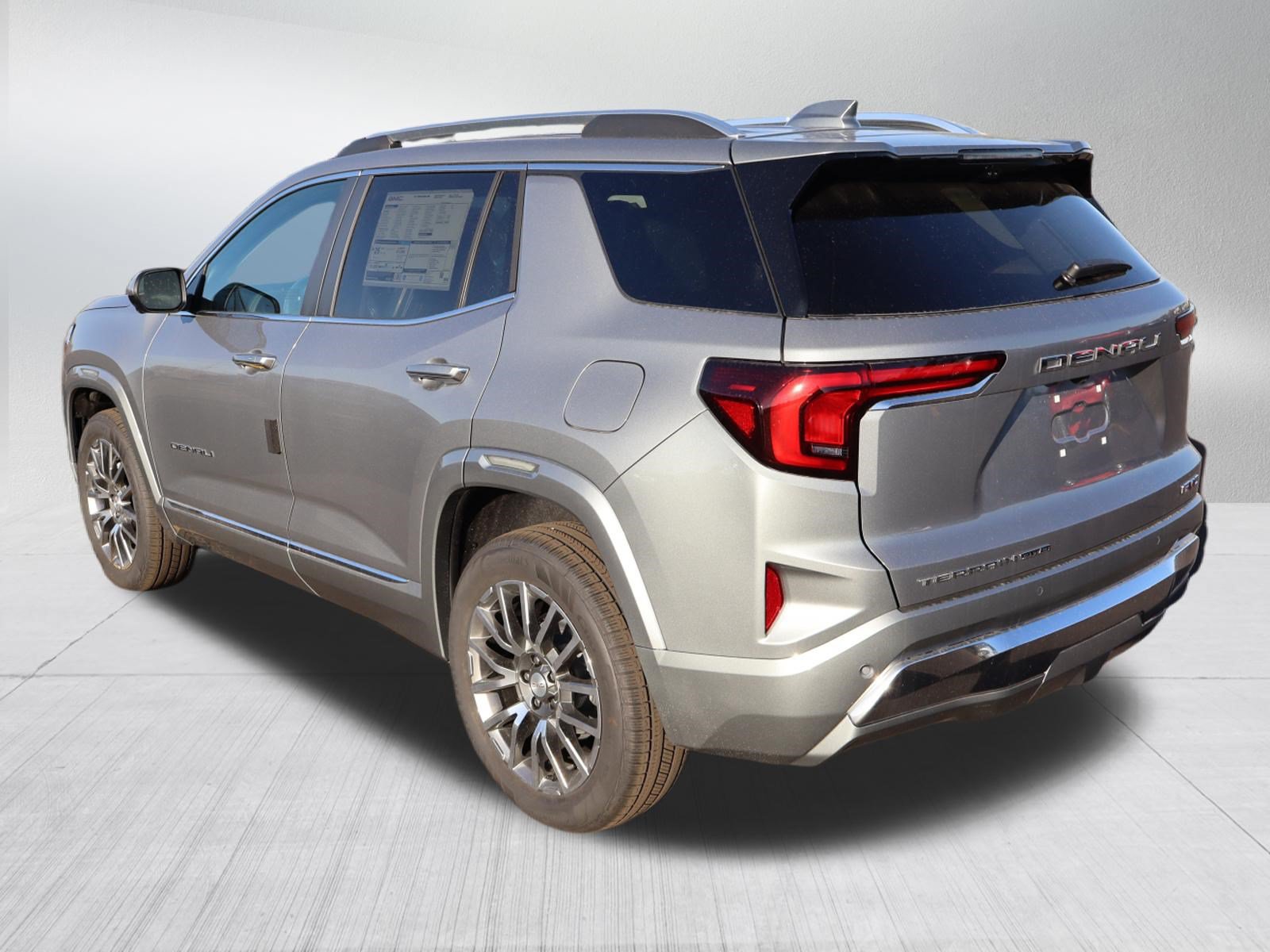 New 2027 GMC Terrain Denali w/ LPO, Floor Liner Package AWD/4WD image 5
