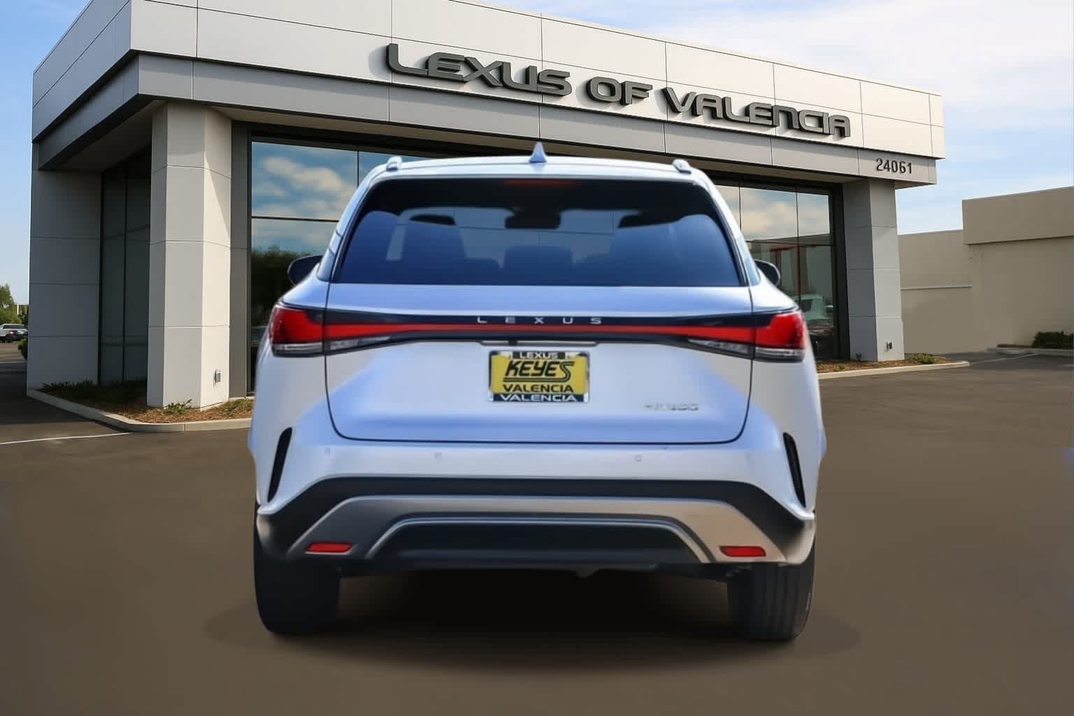 Used 2024 Lexus RX 350 FWD w/ Technology Package image 3