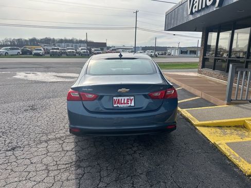 Used 2025 Chevrolet Malibu LT image 4
