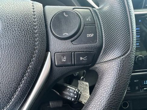 Used 2017 Toyota Corolla LE image 20