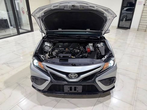 Used 2021 Toyota Camry SE FWD image 6