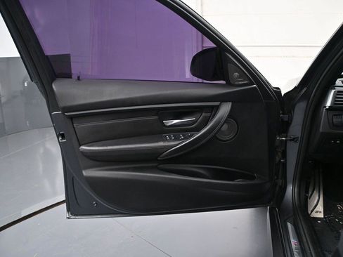 Used 2017 BMW M3 RWD image 8