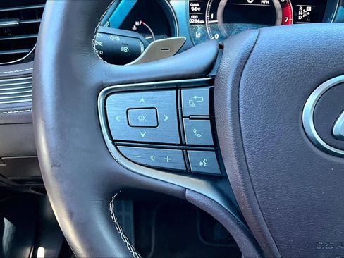 Used 2020 Lexus LS 500 w/ Accessory Package (Z2) RWD image 22