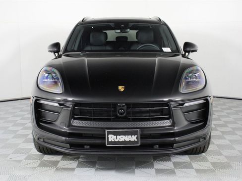 Certified 2025 Porsche Macan image 10