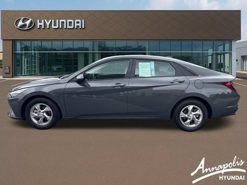 Certified 2023 Hyundai Elantra SE w/ Cargo Package FWD image 2
