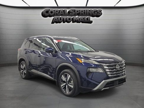 Certified 2025 Nissan Rogue SL FWD image 1