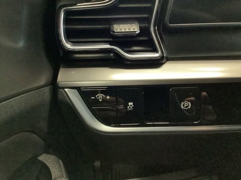 Certified 2023 Kia Sportage EX AWD/4WD image 15