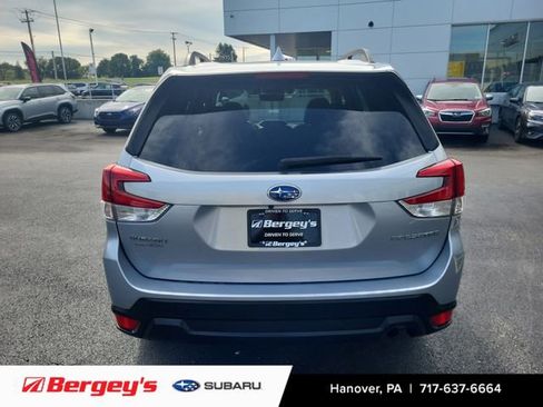 Used 2021 Subaru Forester Premium image 4
