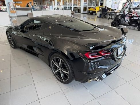 Used 2023 Chevrolet Corvette Stingray Premium Cpe w/ Z51 Performance Package RWD image 4
