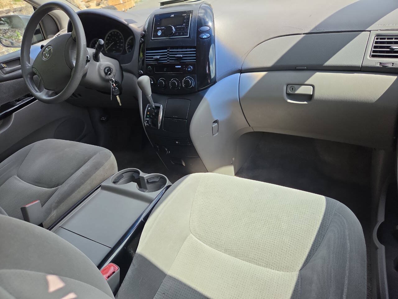 Used 2005 Toyota Sienna LE w/ LE Pkg 5 FWD image 24