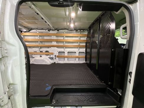 Used 2019 Ford Transit 250 130 Low Roof w/ Exterior Upgrade Package RWD image 24
