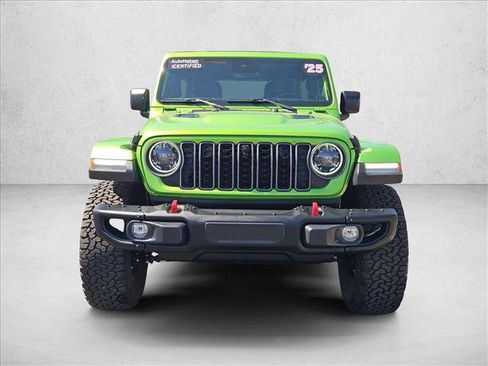 Used 2025 Jeep Wrangler Unlimited Rubicon AWD/4WD image 3
