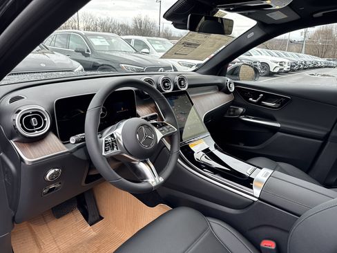 Used 2026 Mercedes-Benz GLC 300 4MATIC image 9