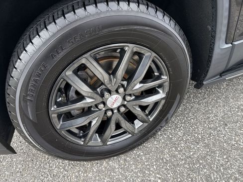 Used 2019 GMC Acadia SLT image 10