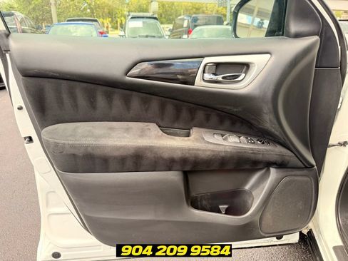 Used 2016 Nissan Pathfinder SV FWD image 18