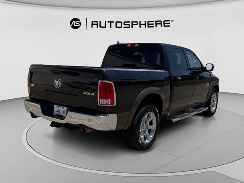 Used 2018 RAM 1500 Laramie w/ Convenience Group AWD/4WD image 10
