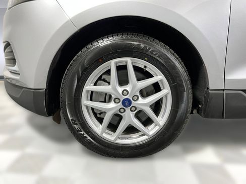 Used 2022 Ford Edge SEL image 9