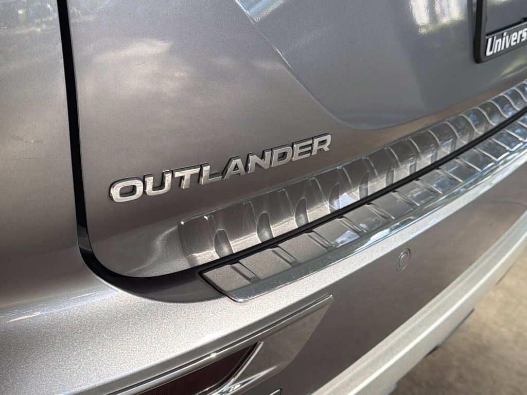 Used 2022 Mitsubishi Outlander SEL AWD/4WD image 19