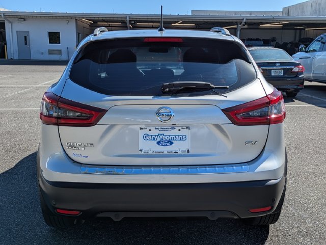 Used 2021 Nissan Rogue Sport SV FWD image 4