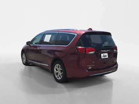 Used 2018 Chrysler Pacifica Limited FWD image 6