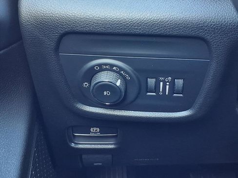 Used 2025 Jeep Grand Cherokee Limited image 66