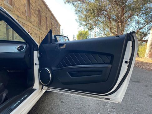 Used 2013 Ford Mustang Premium image 17